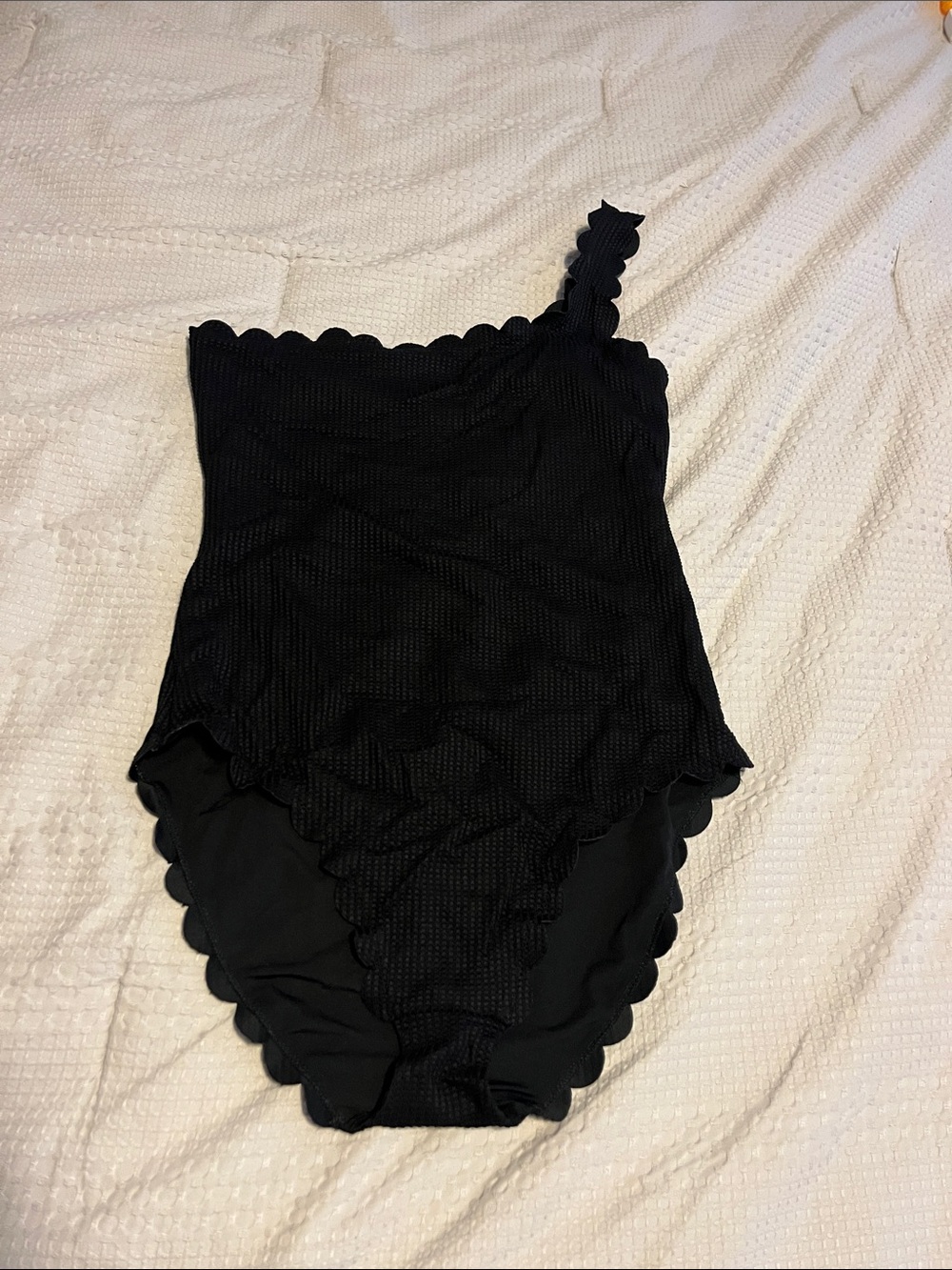 aerie Black One-Shoulder Scallop-Edge One-Piece